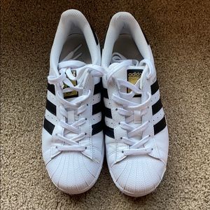 Adidas Superstar women’s size 7 1/2